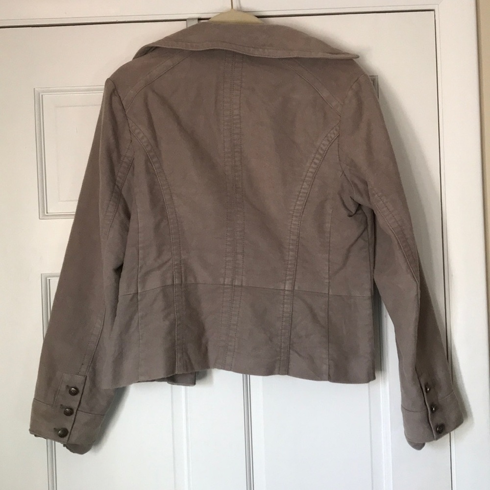 Gray Jacket - Picture 5 of 5
